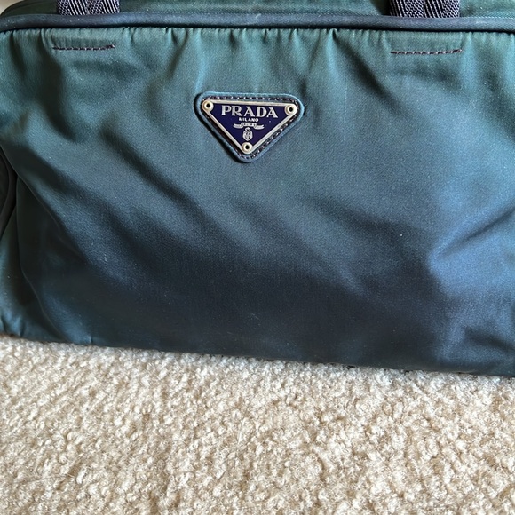 Prada purse authentic - Picture 4 of 10